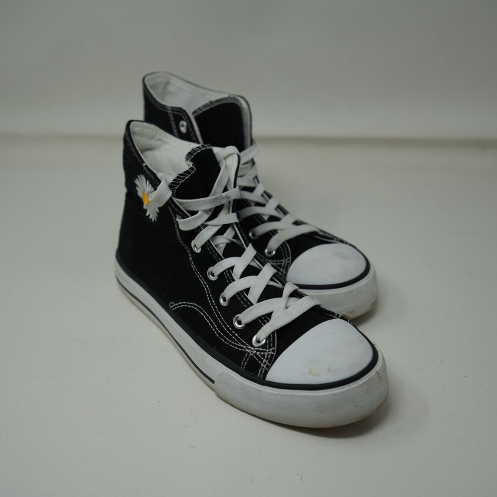 Black High-Top Sneakers with White Daisy Detail